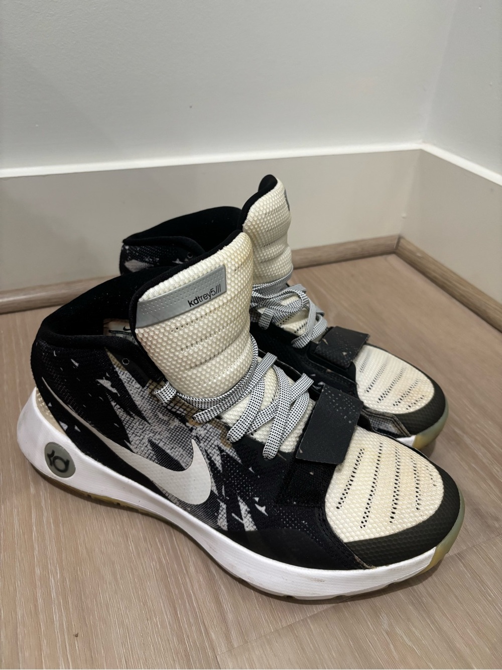 Nike Black and White Men's Basketball Sneakers